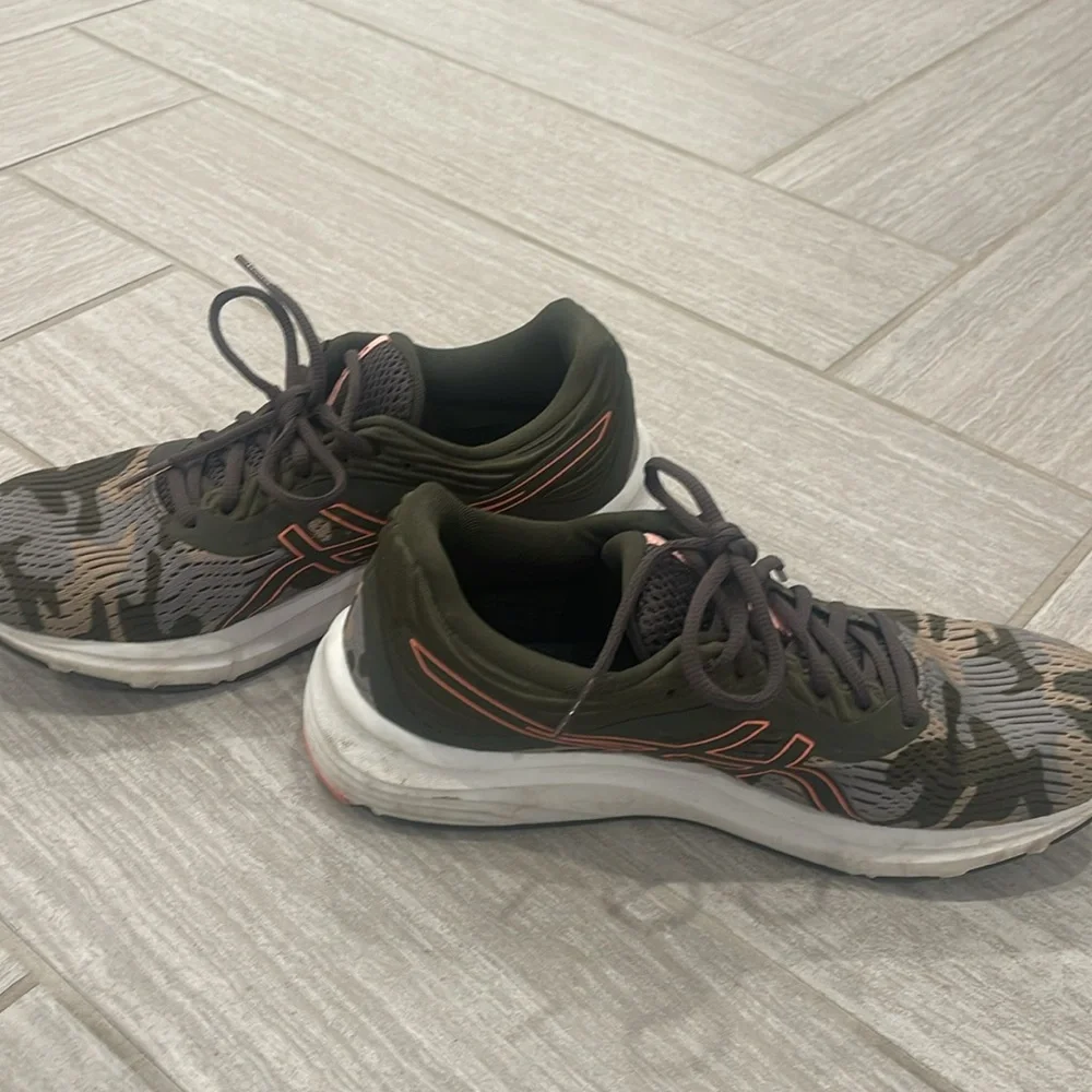 Asics Camouflage Sneakers with Orange Accents - Picture 4 of 5